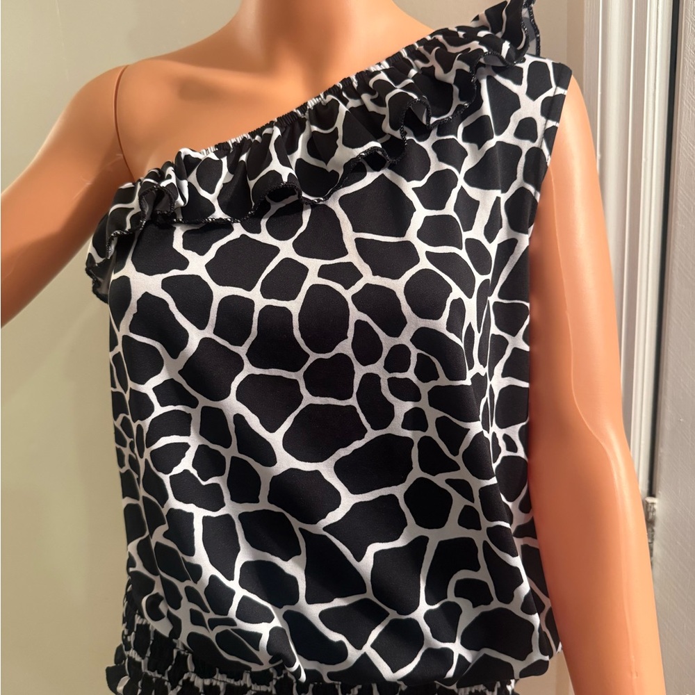 One-Shoulder Ruffled Animal Print Top - Black & White